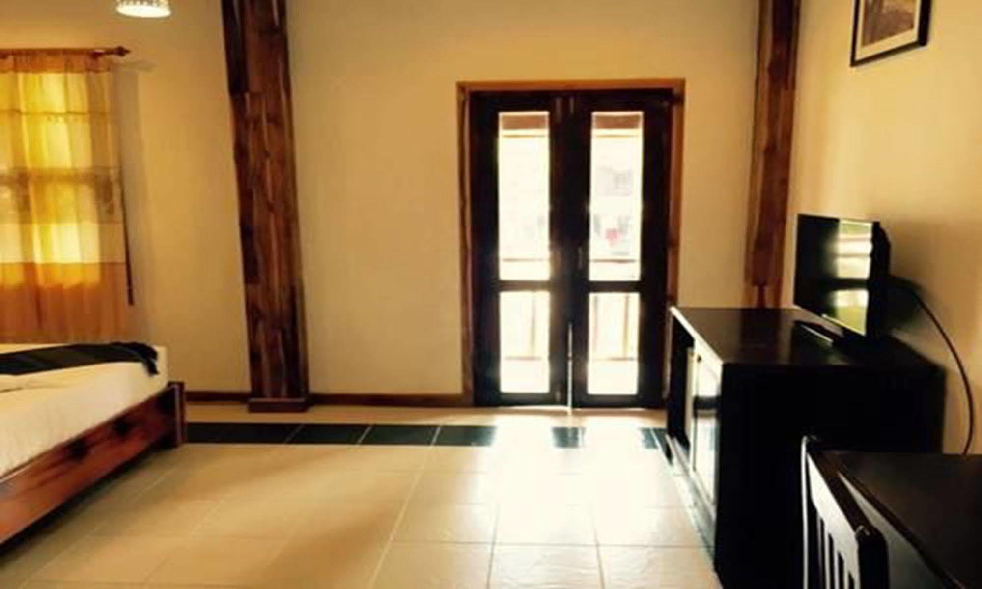 Luang Prabang Oasis Hotel Buitenkant foto